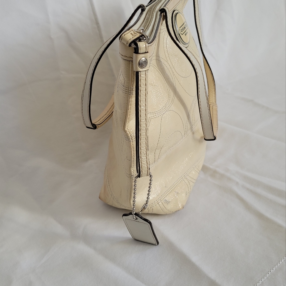 Coach Authentic handbag - Picture 2 of 11